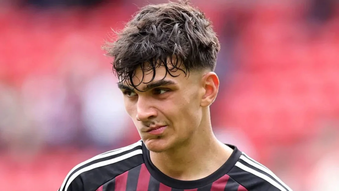 can-uzun-almanya-da-buyuk-ilgi-cekiyor