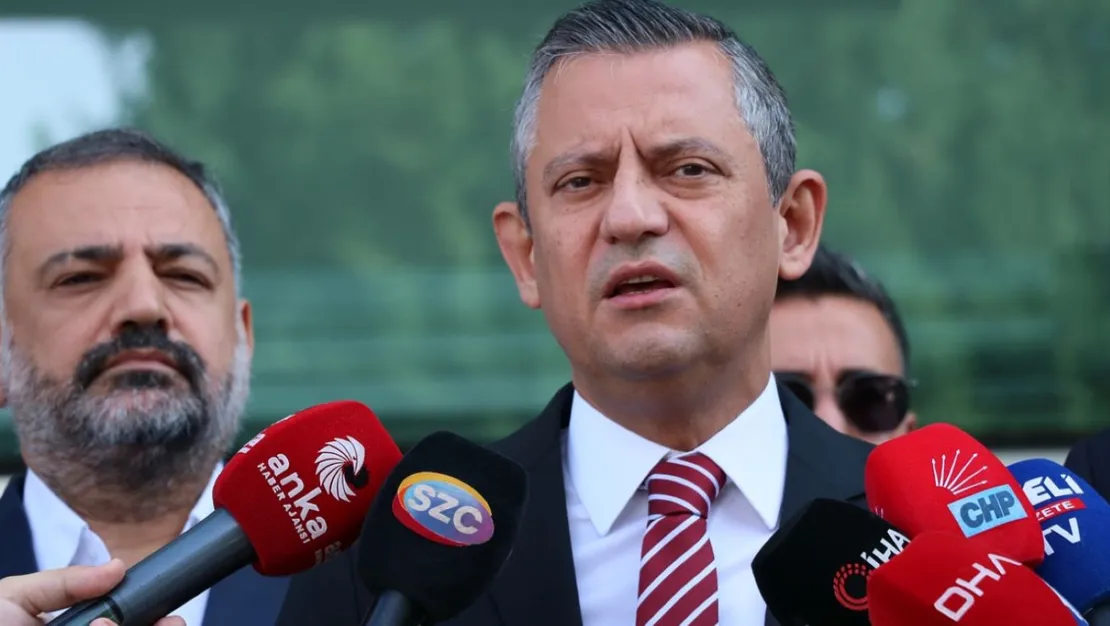 ozgur-ozel-den-huda-par-a-sert-tepki-secimde-susuyordu