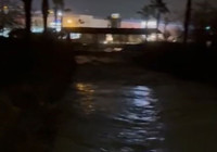 kusadasi-nda-alisveris-merkezi-su-baskininda-zarar-gordu