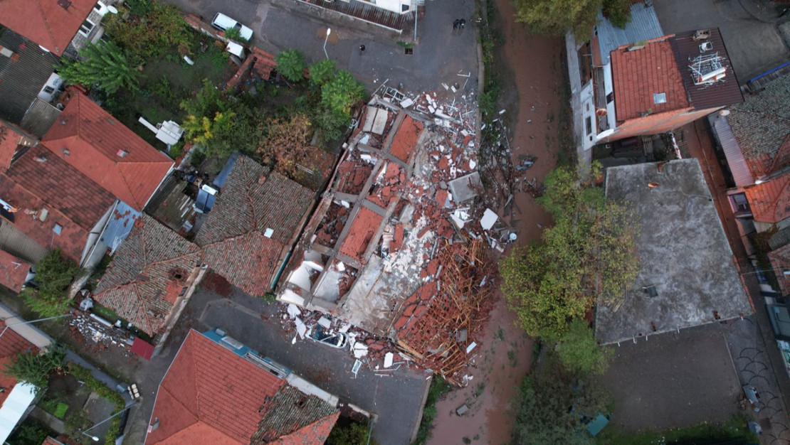 sindirgi-da-6-1-buyuklugunde-deprem-gerceklesti