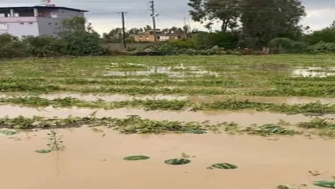 tarim-arazileri-su-icinde-kaldi