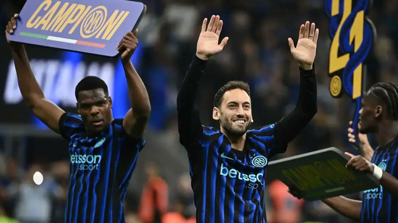 calhanoglu-ndan-sampiyonluk-coskusu-dansi