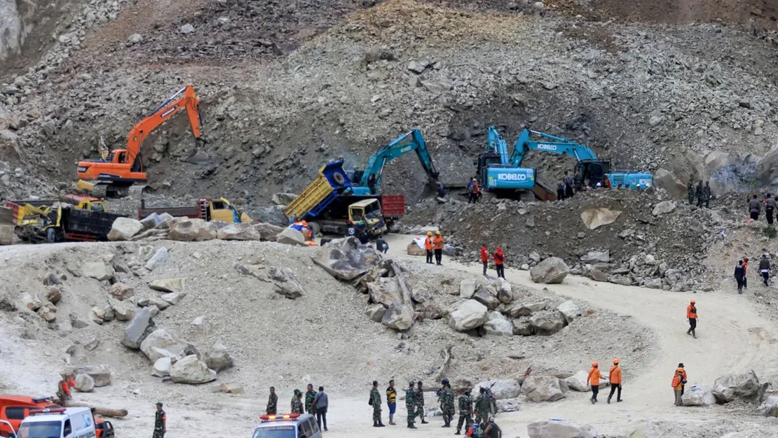 endonezya-da-tas-ocaginda-gocuk-meydana-geldi