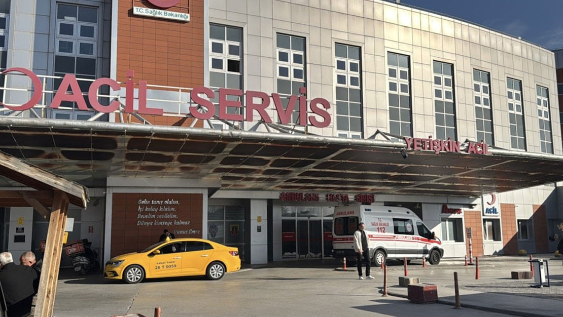 eskisehir-de-lise-ogrencisi-zehirlenme-suphesiyle-hastaneye-kaldirildi