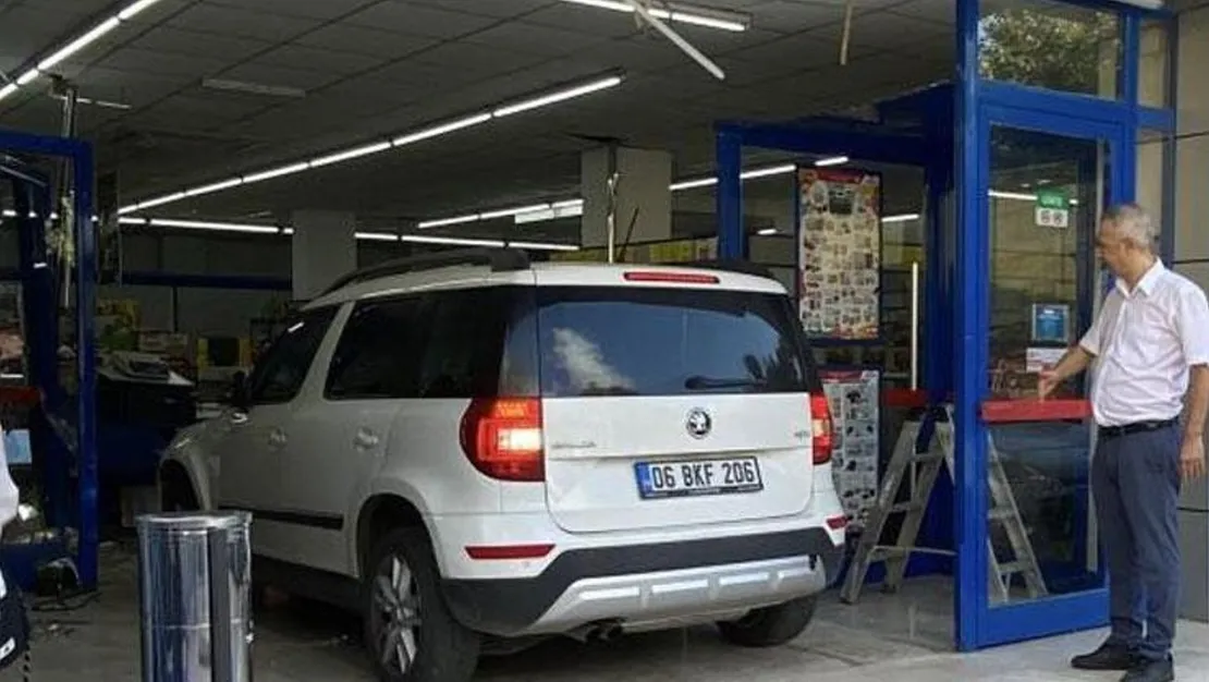 market-servisine-dalan-otomobil-cekilis-sandi