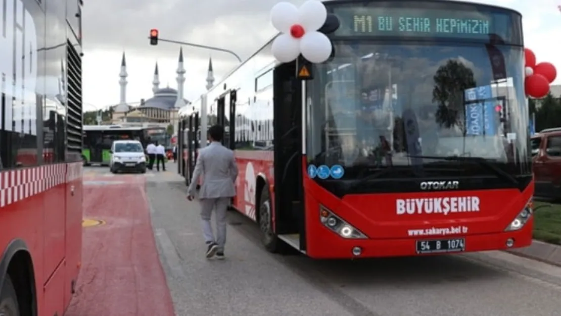 metrobus-sakarya-da-hizmete-girdi