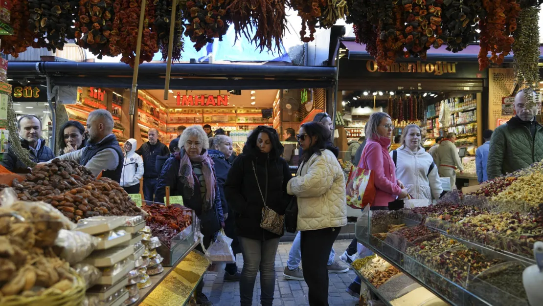 yoksulluk-artiyor-cocuklar-ve-yaslilar-tehdit-altinda