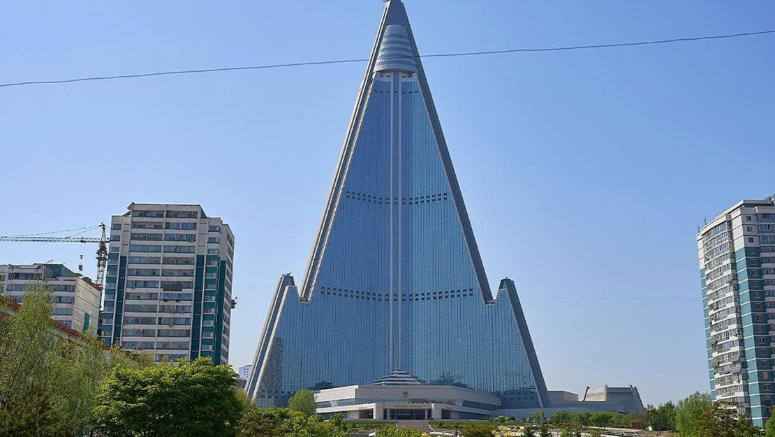 ryugyong-oteli-yarim-kaldi-2-milyar-dolar-hayal