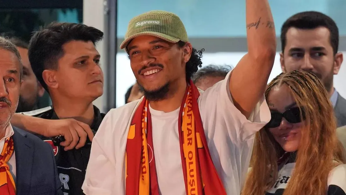 leroy-sane-galatasaray-taraftarini-heyecanlandirdi