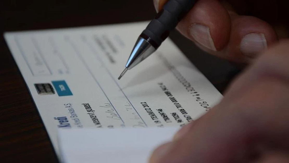 kagit-ceklerin-donemi-kapaniyor-mu-baslica-tartismalar-basladi