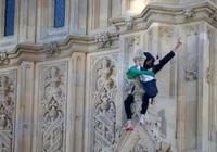 big-ben-de-filistin-bayragi-acti