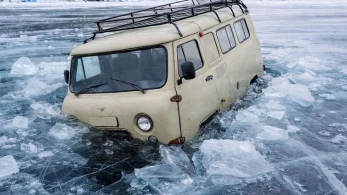 baykal-golu-nde-buz-kirildi-8-kayip-turist-ve-sofor