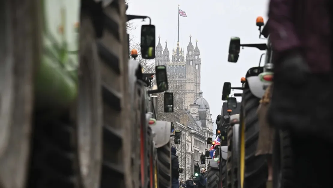 londra-da-ciftcilerin-traktorlu-protestosu